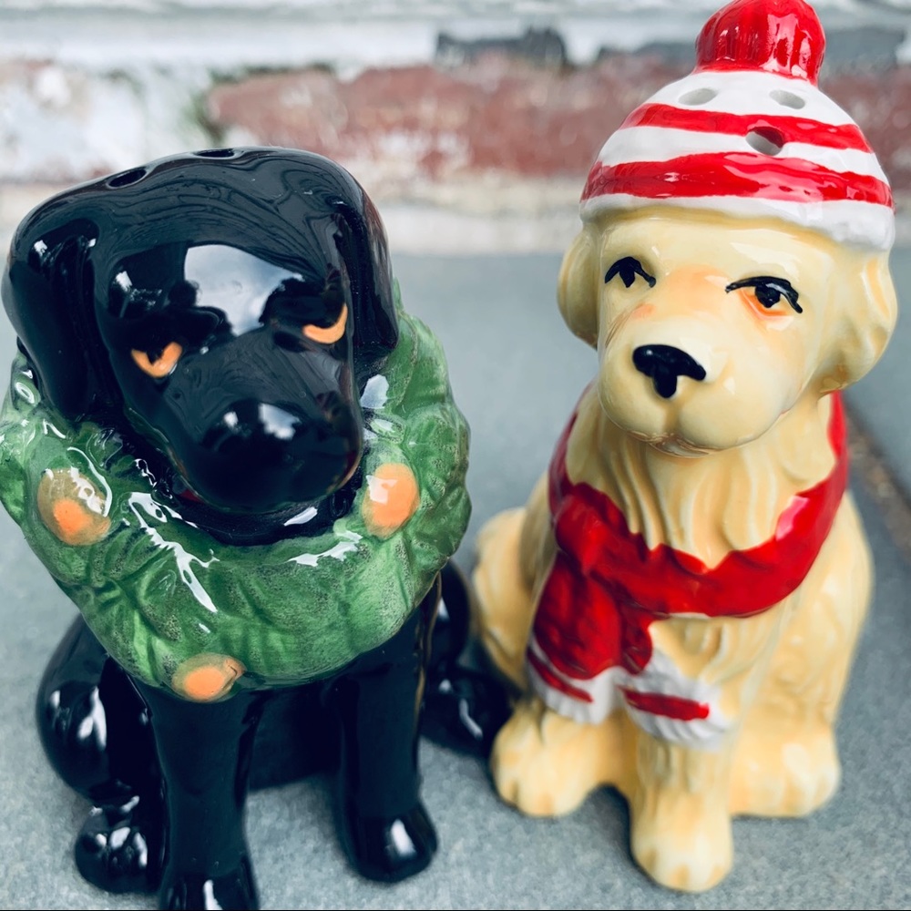 🐶🐕‍🦺 Salt & Pepper Shakers